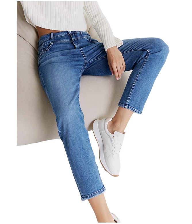 Victoria Medium Blue Mom Jeans